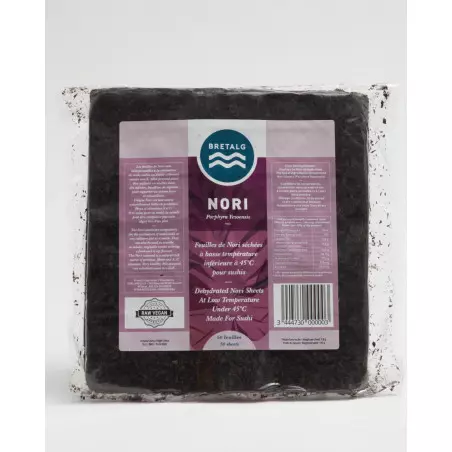 Folha de alga nori crua de baixa temperatura, sushi maki rico em minerais, fonte de vitaminas