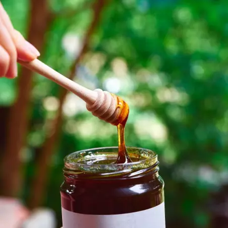 Handmade honey spoon in olive wood | BIOVIE