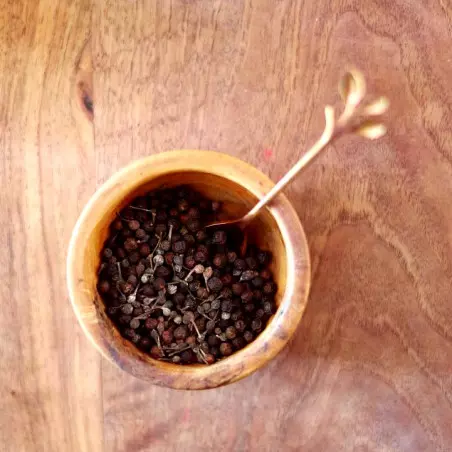 wild black pepper from Madagascar in organic grains voantsiperifery