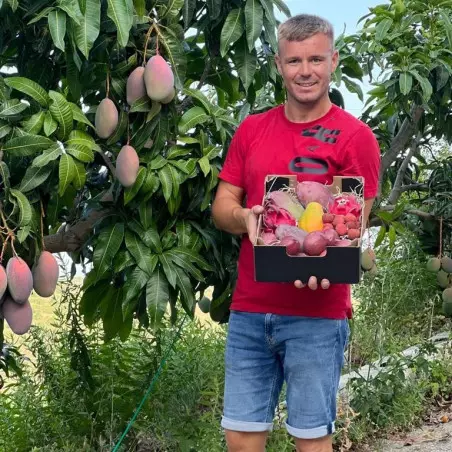 Mischung aus exotischen Früchten von Iulian, einem Bio-Produzenten in Andalusien