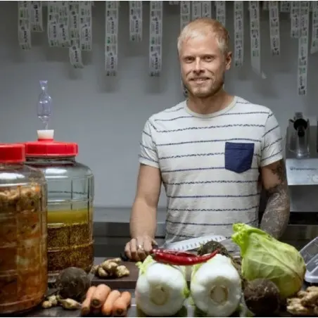 Raw sauerkraut with fresh dulse algae | Biovie x Crukles