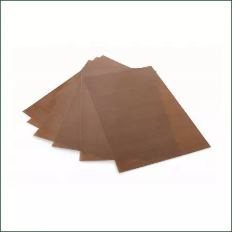 Non-slip sheet for dehydrator