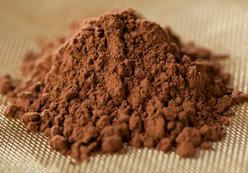 La poudre de cacao aide à perdre du poids et à améliorer la santé cardiaque.